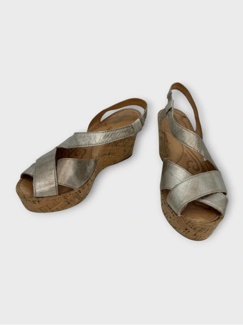BORN Venetia Cork Wedge Sandals Women 9 Panna Cotta Metallic Silver Wedge B83615